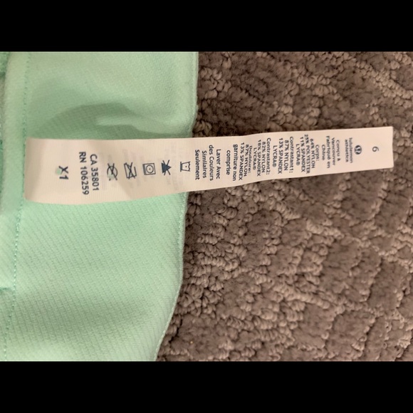 Lululemon 🍋 mint green zip up jacket. - Picture 10 of 10